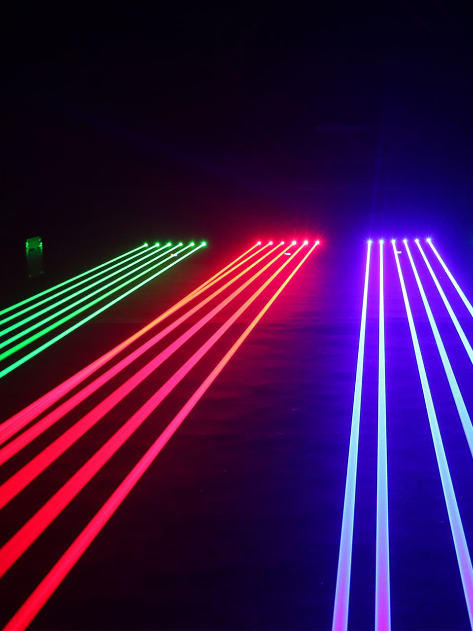 6-Head RGB Laser Beam Output