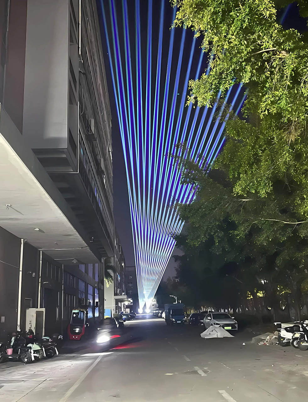 Long-Range Sharp Beam Quality